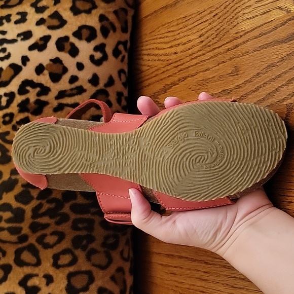 Sergio Tomani | Edina Rojo Sandals in US Size 7.5/European Size 38 - Picture 7 of 16